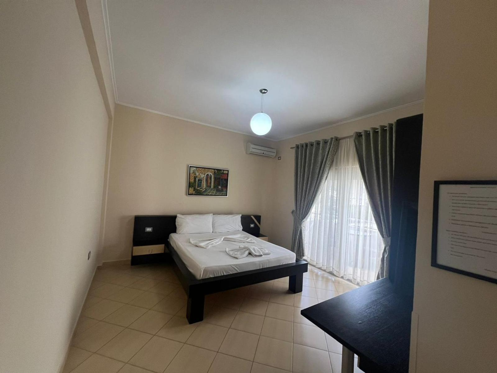 La Luna Hotel Ksamil Dış mekan fotoğraf